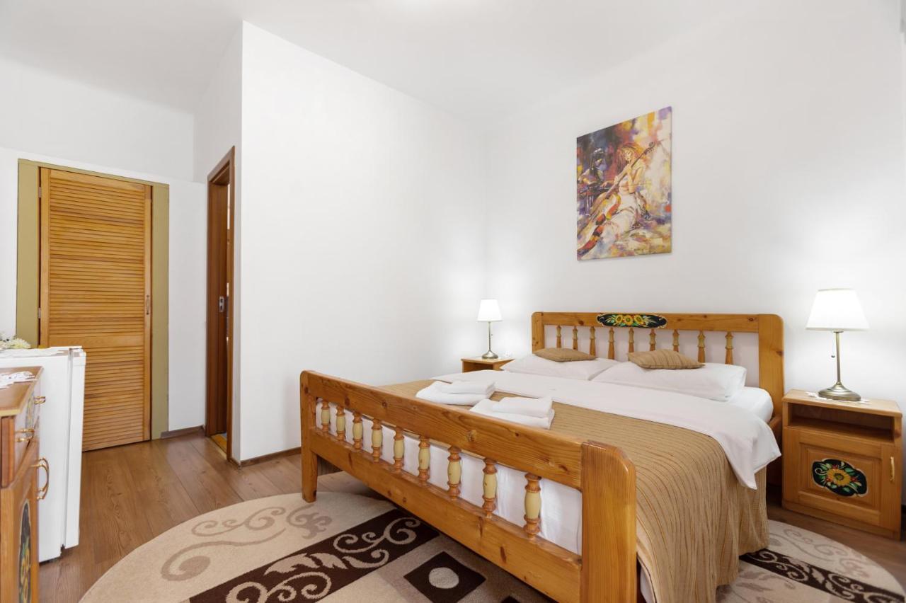 Casa Rasnoveana Ngoại thất bức ảnh