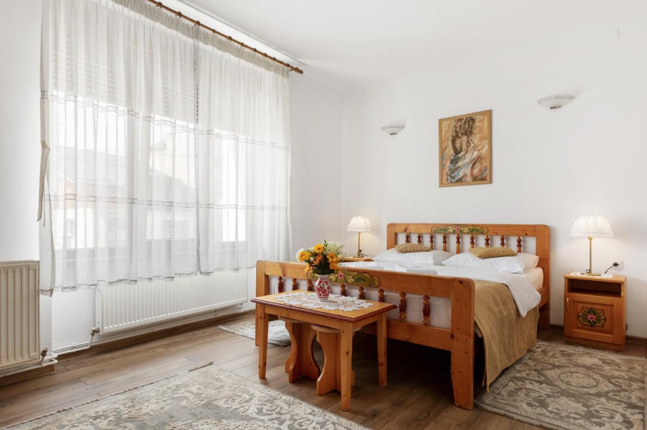 Casa Rasnoveana Ngoại thất bức ảnh